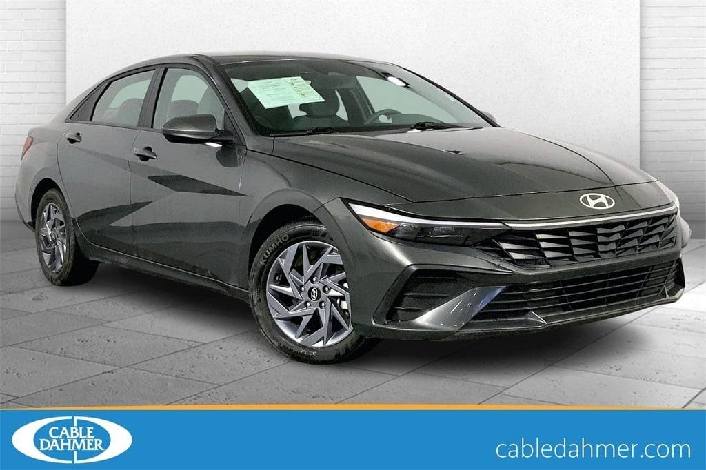 2024 Hyundai Elantra SEL — Sedan — 21,416 mi — Lees Summit, MO