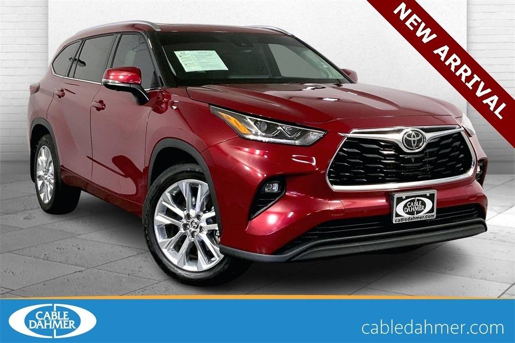 2024 Toyota Highlander Limited — SUV — 13,743 mi — Lees Summit, MO