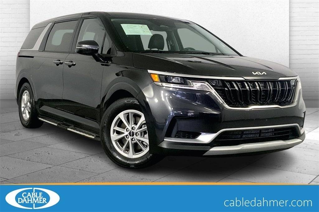 2024 Kia Carnival LXS — Minivan — 8,651 mi — Lees Summit, MO