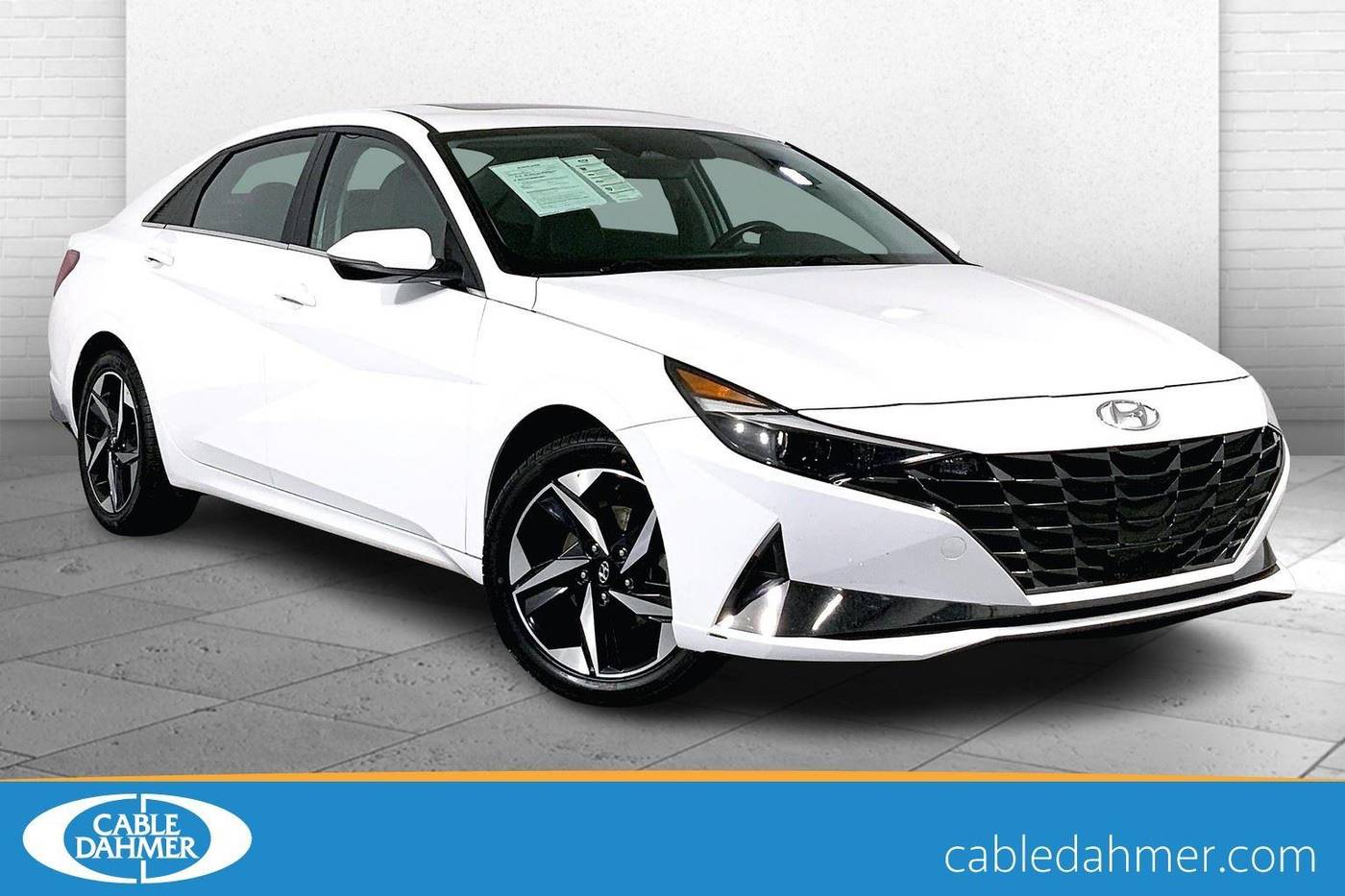 2023 Hyundai Elantra Hybrid Limited — Sedan — 2,023 mi — Lees Summit, MO