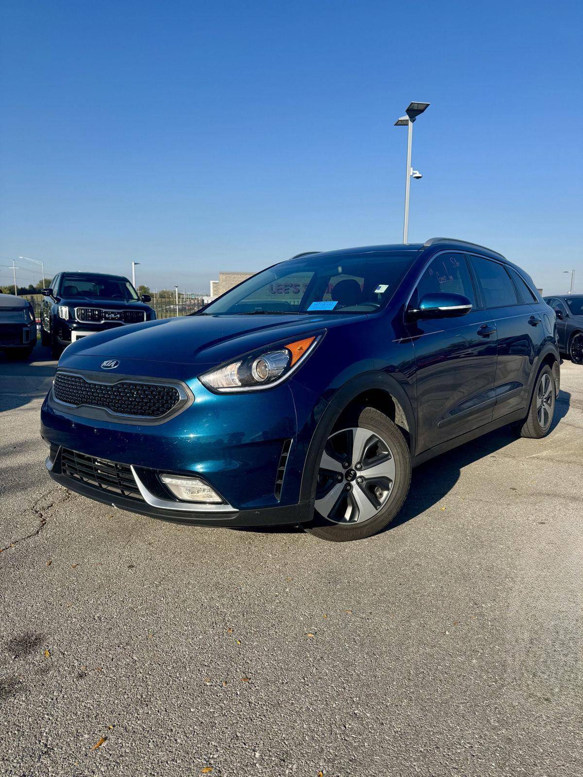 2017 Kia Niro Hybrid EX — SUV — 82,554 mi — Lees Summit, MO
