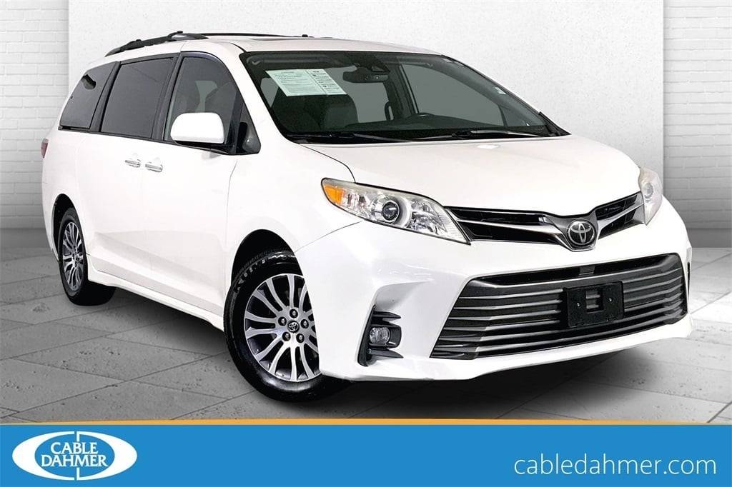 2019 Toyota Sienna XLE — Minivan — 99,678 mi — Lees Summit, MO
