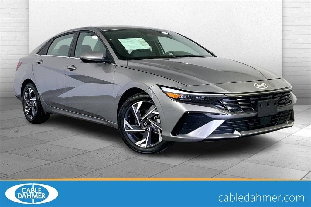 2024 Hyundai Elantra SEL — Sedan — 5,626 mi — Lees Summit, MO