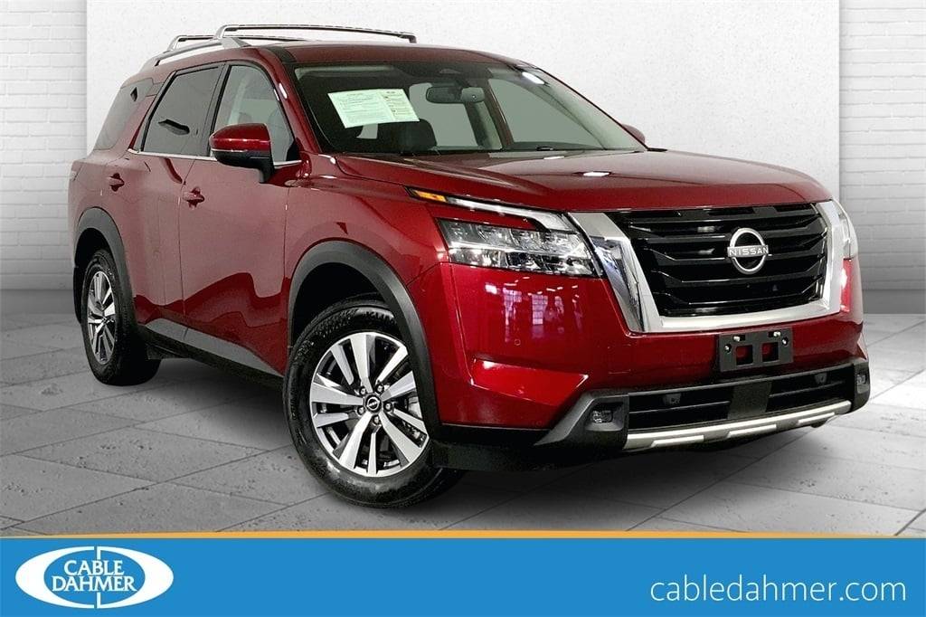 2022 Nissan Pathfinder SL — SUV — 17,201 mi — Lees Summit, MO