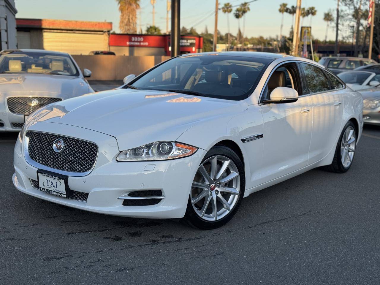 2014 Jaguar XJ Standard