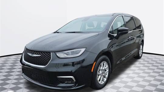 2023 Chrysler Pacifica Touring L — Minivan — 71,902 mi — Baltimore, MD