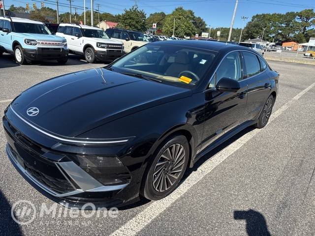 2025 Hyundai Sonata Hybrid Limited — Sedan — 2,091 mi — Elizabeth City, NC