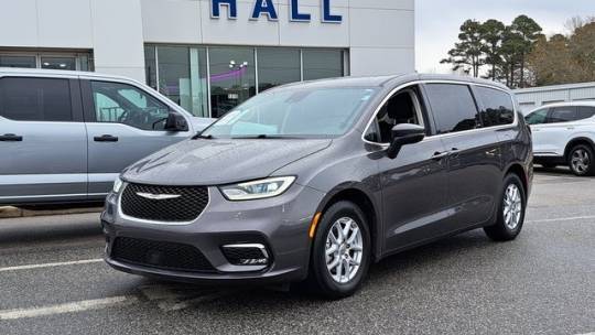 2023 Chrysler Pacifica Touring L — Minivan — 60,594 mi — Elizabeth City, NC