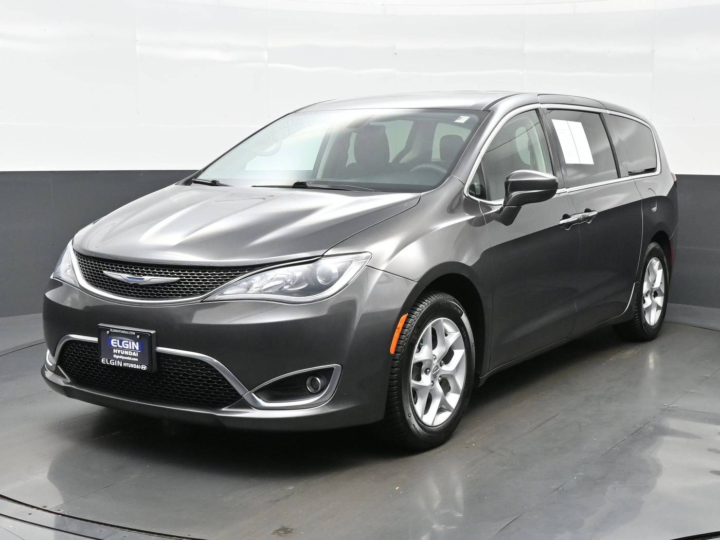 2018 Chrysler Pacifica Touring Plus — Minivan — 52,035 mi — Bartlett, IL