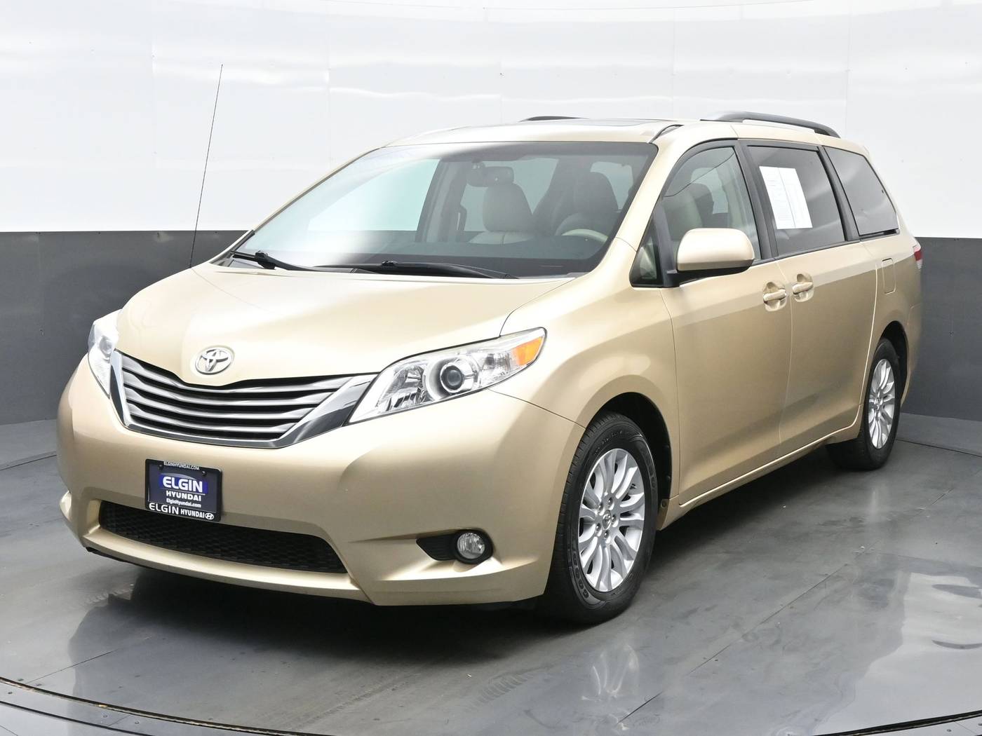 2014 Toyota Sienna Limited — Minivan — 62,690 mi — Bartlett, IL