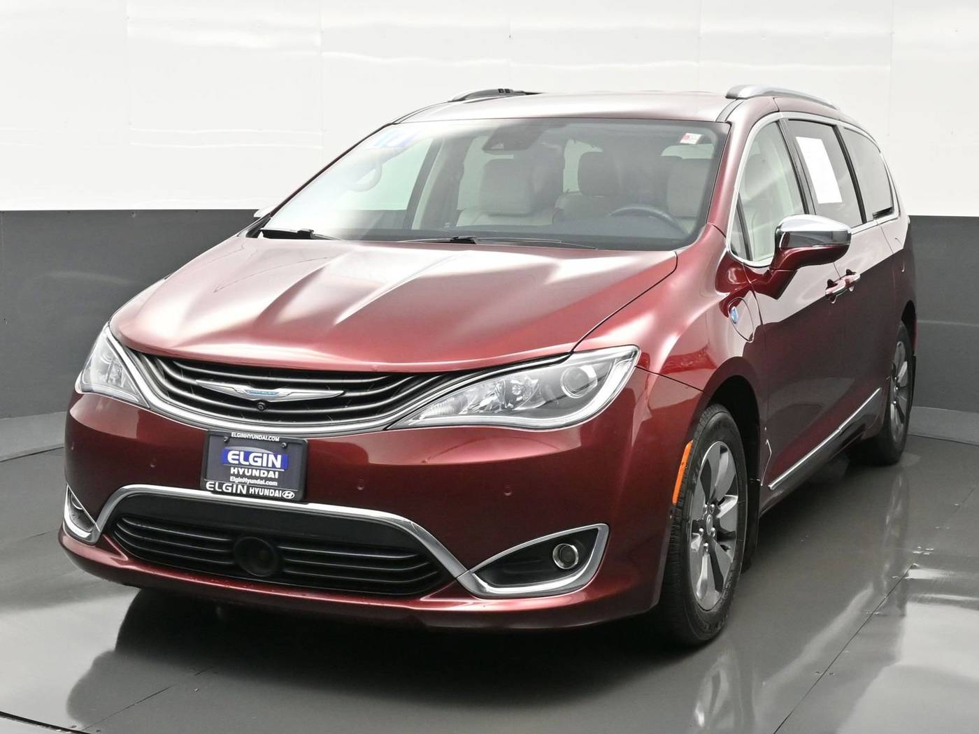 2017 Chrysler Pacifica Hybrid Platinum — Minivan — 55,264 mi — Bartlett, IL