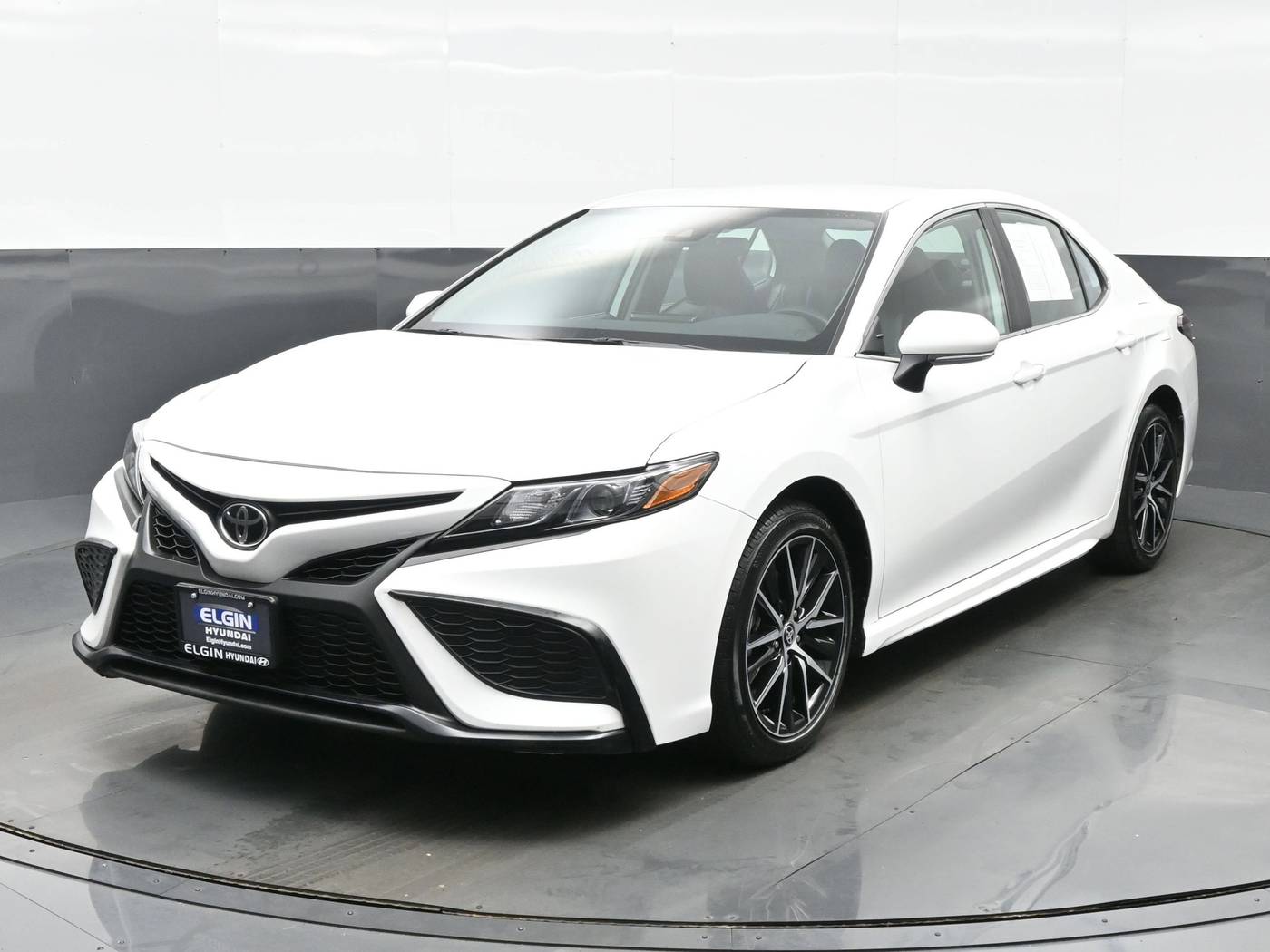 2024 Toyota Camry SE — Sedan — 29,739 mi — Bartlett, IL