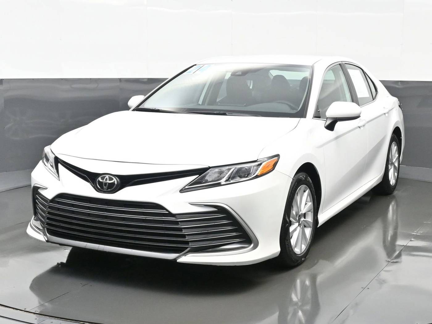 2024 Toyota Camry LE — Sedan — 34,829 mi — Bartlett, IL