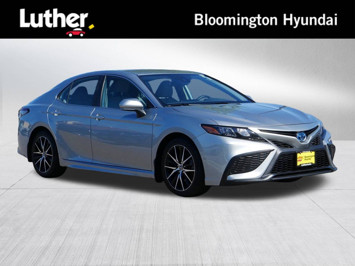 2023 Toyota Camry Hybrid SE — Sedan — 27,781 mi — Bloomington, MN