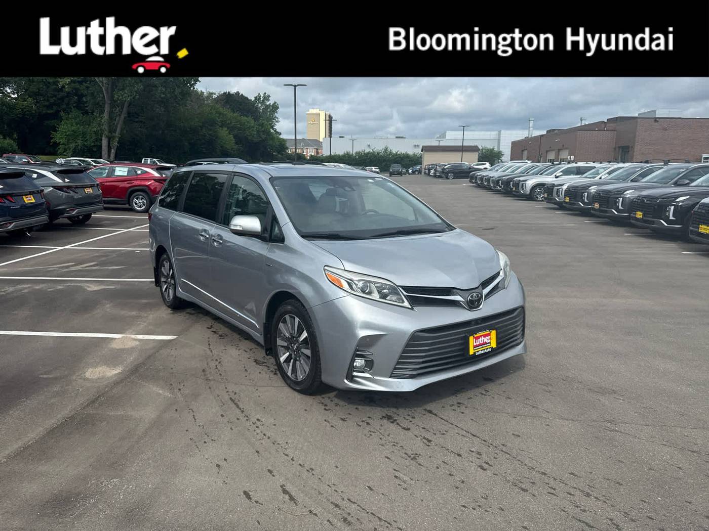 2018 Toyota Sienna Limited Premium — Minivan — 127,454 mi — Bloomington, MN