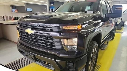 2024 Chevrolet Silverado 2500HD Custom — Pickup Truck — 5,420 mi — Hutto, TX