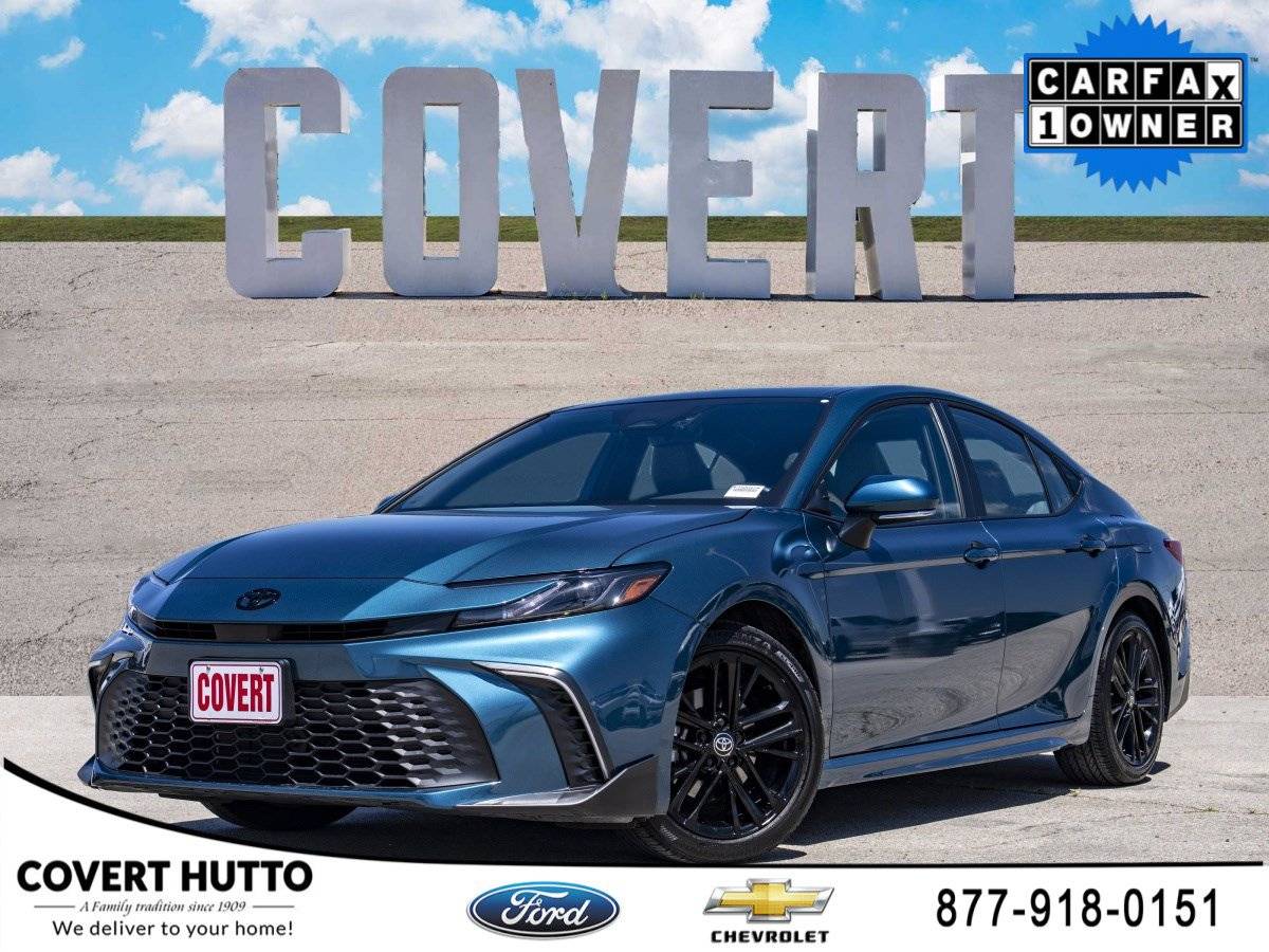 2025 Toyota Camry SE — Sedan — 15,921 mi — Hutto, TX