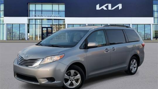 2015 Toyota Sienna LE — Minivan — 88,511 mi — Orland Hills, IL