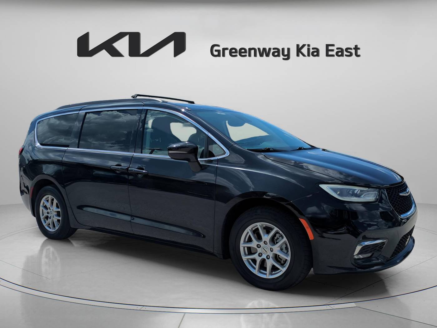 2022 Chrysler Pacifica Touring L — Minivan — 71,762 mi — Orlando, FL
