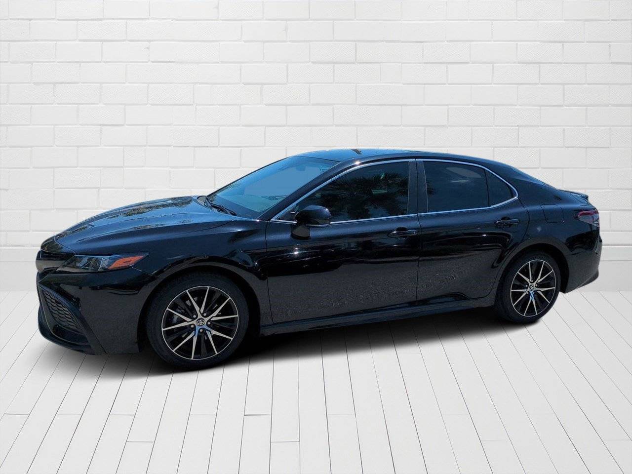 2022 Toyota Camry SE — Sedan — 62,935 mi — Orlando, FL