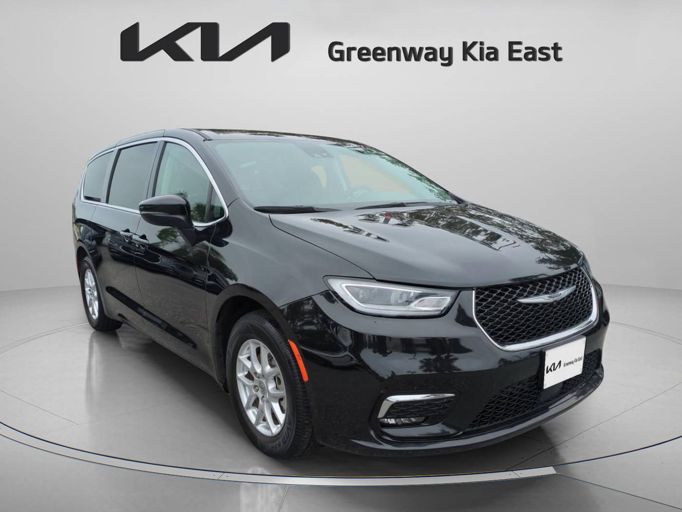 2023 Chrysler Pacifica Touring L — Minivan — 55,758 mi — Orlando, FL