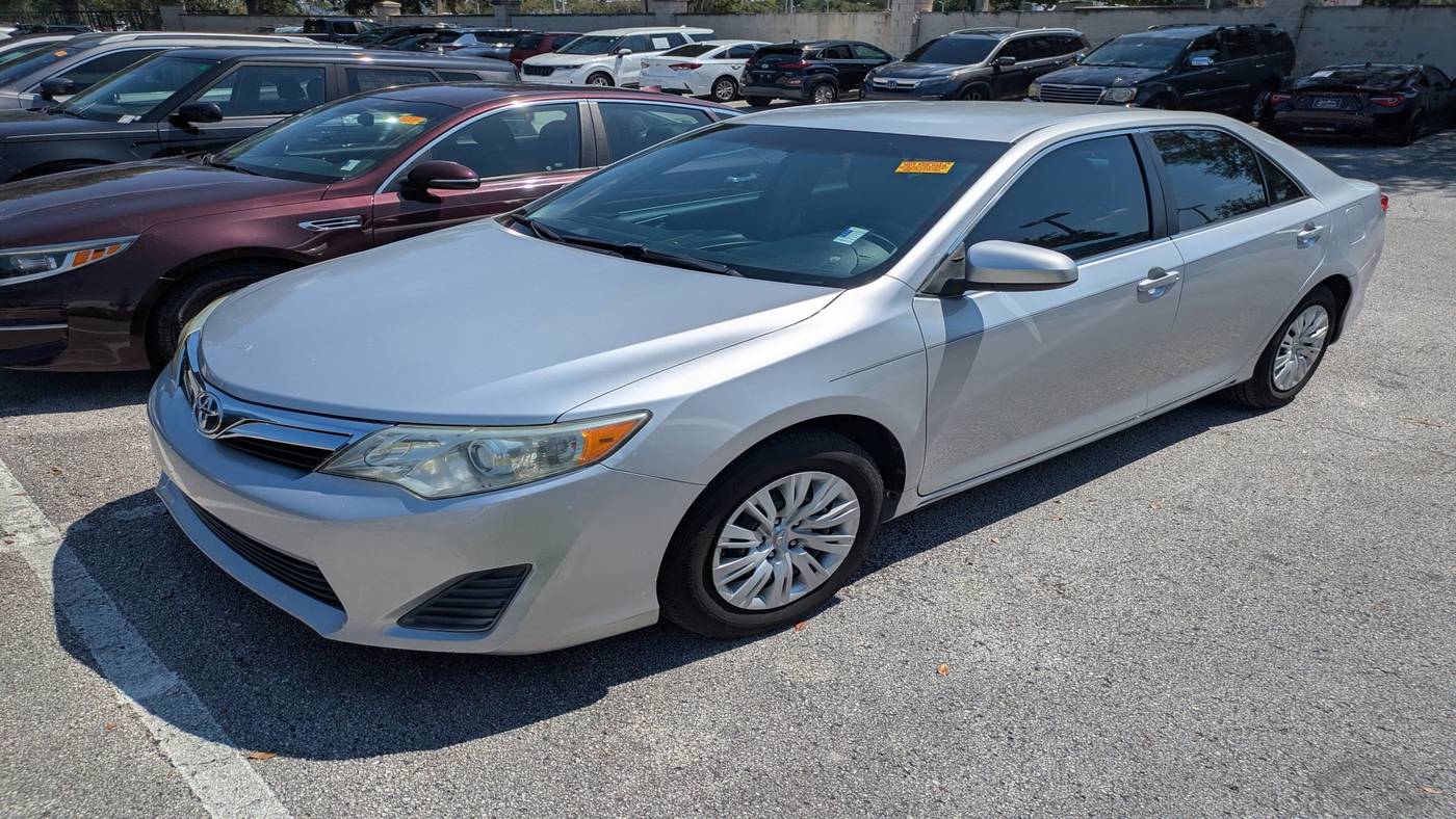 2013 Toyota Camry L — Sedan — 137,112 mi — Orlando, FL