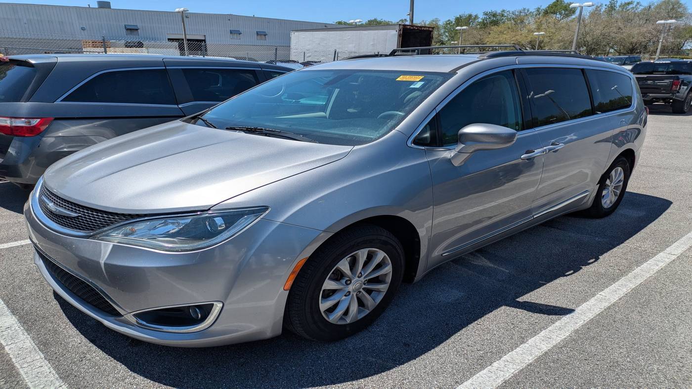 2017 Chrysler Pacifica Touring L — Minivan — 124,700 mi — Orlando, FL