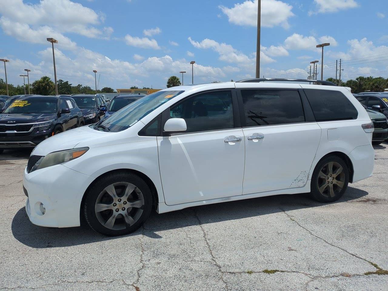 2013 Toyota Sienna SE — Minivan — 113,642 mi — Orlando, FL