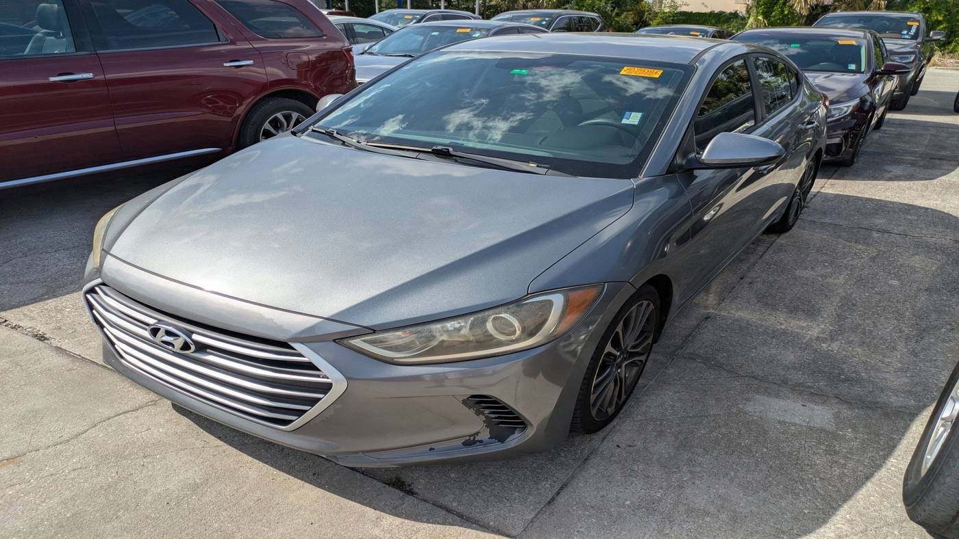 2017 Hyundai Elantra SE — Sedan — 97,105 mi — Orlando, FL