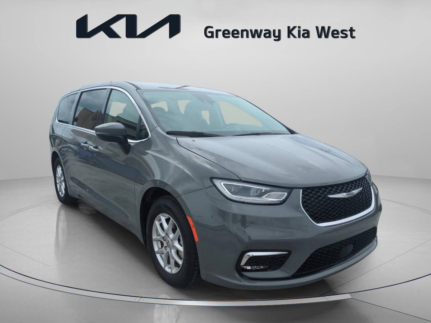 2023 Chrysler Pacifica Touring L — Minivan — 57,197 mi — Orlando, FL