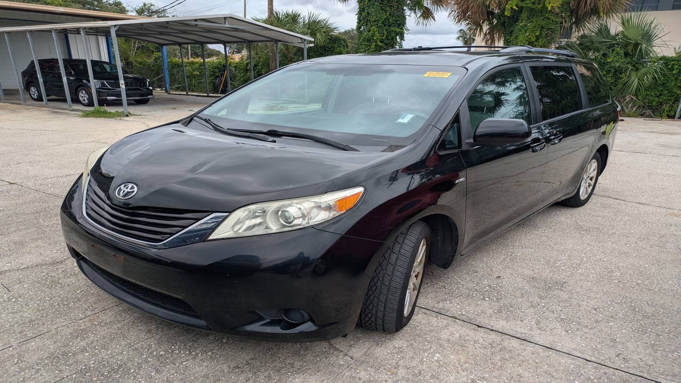 2017 Toyota Sienna LE — Minivan — 87,205 mi — Orlando, FL