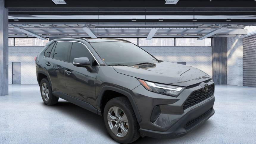 2022 Toyota RAV4 XLE — SUV — 37,676 mi — Orlando, FL