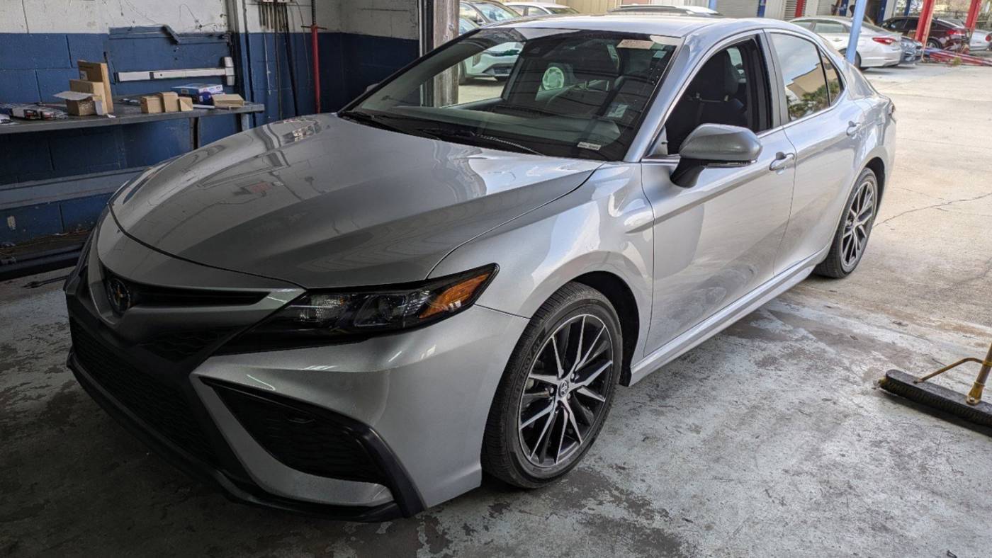 2024 Toyota Camry SE — Sedan — 15,268 mi — Orlando, FL