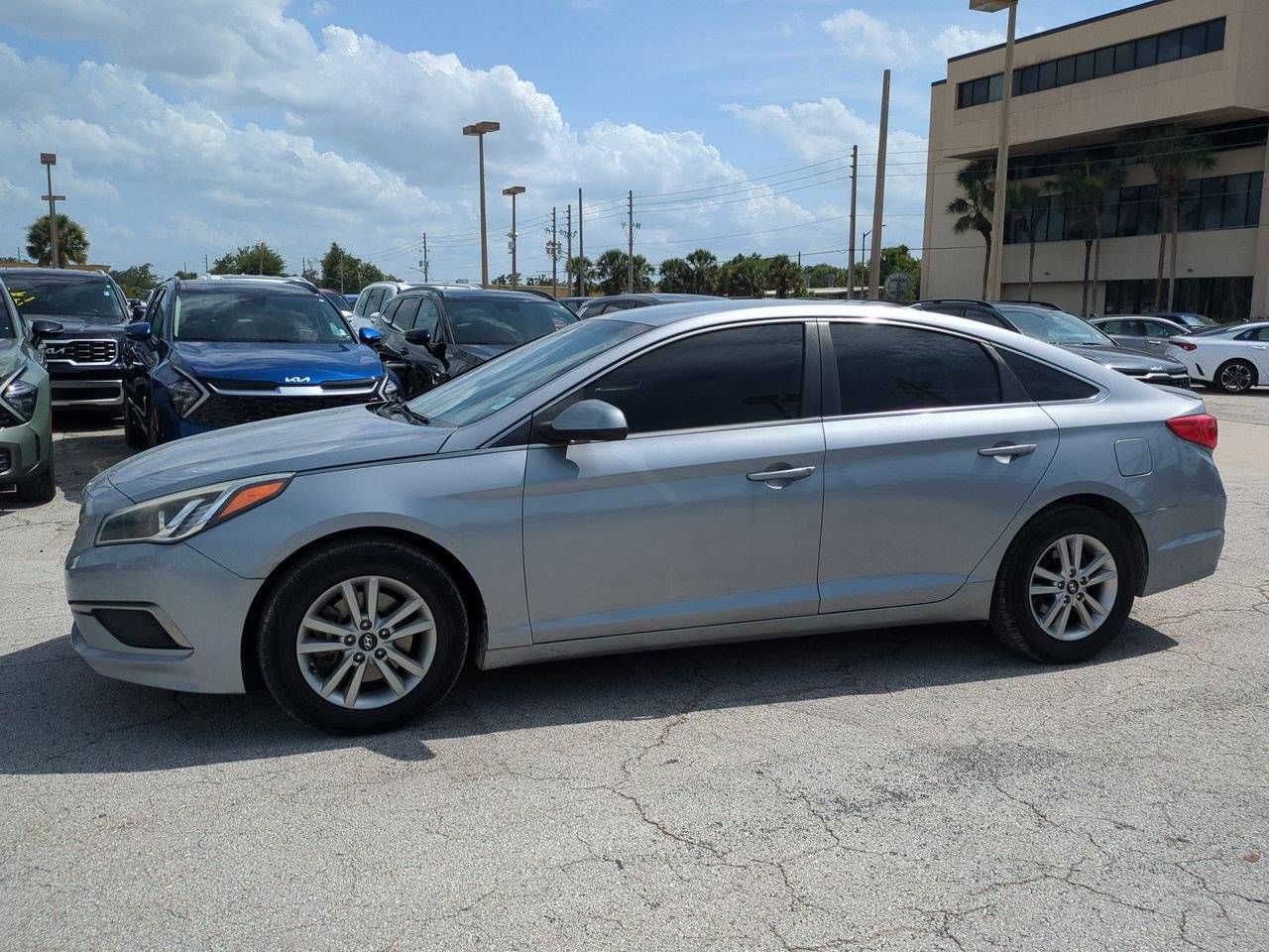2017 Hyundai Sonata Base — Sedan — 124,955 mi — Orlando, FL