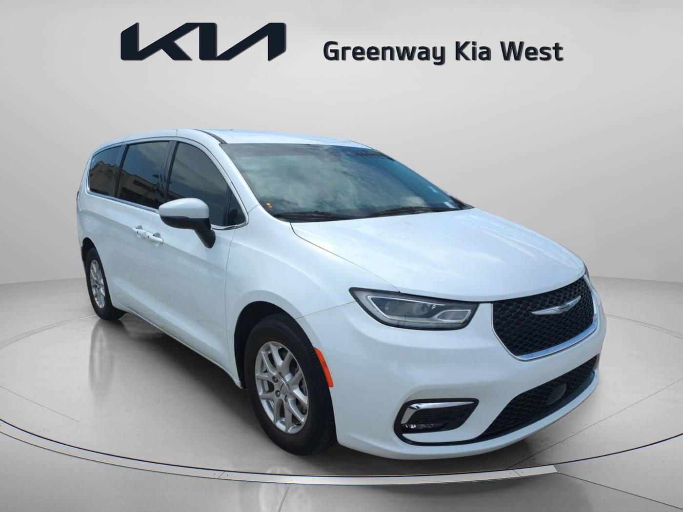 2023 Chrysler Pacifica Touring L — Minivan — 61,428 mi — Orlando, FL