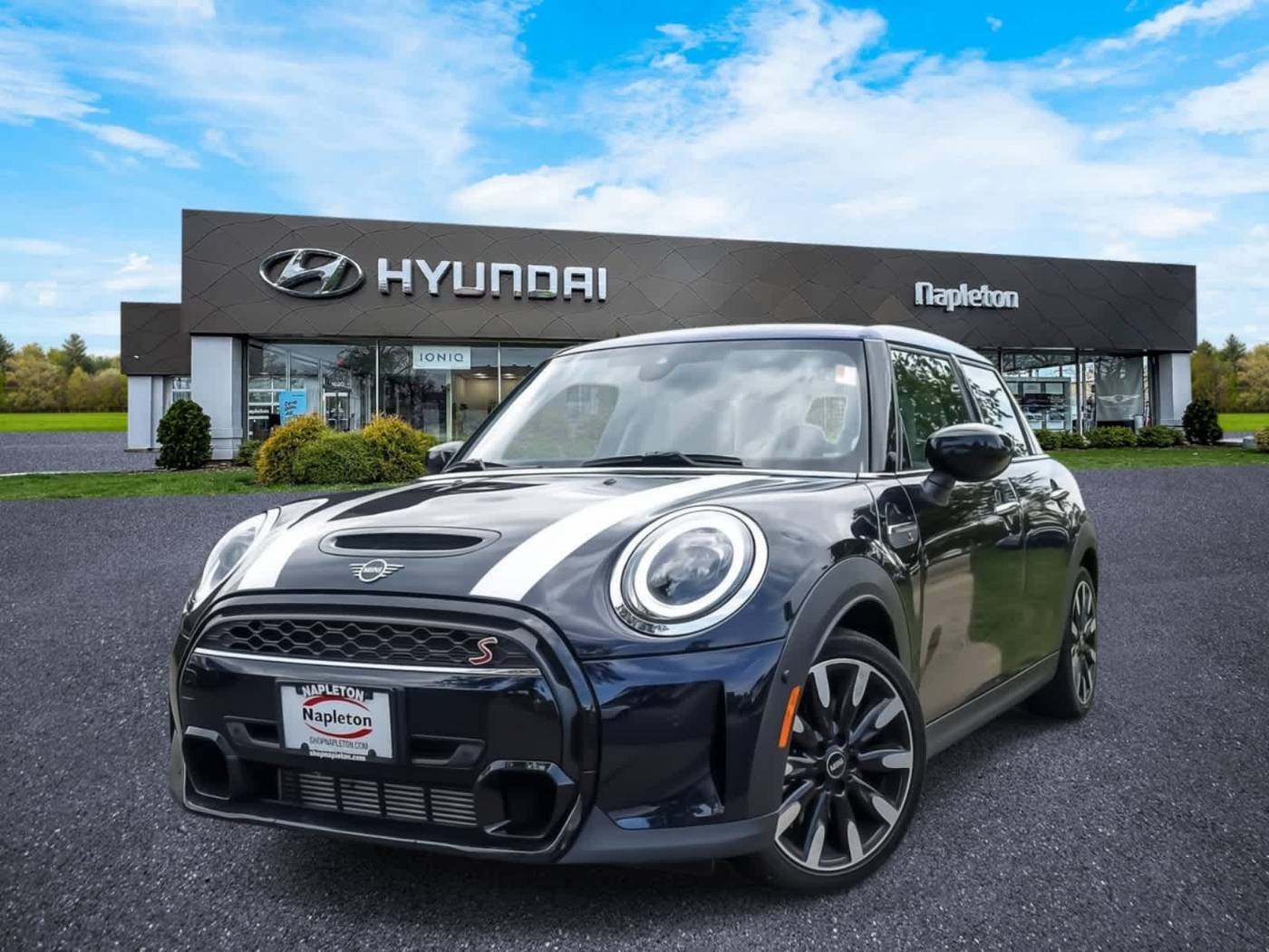 2023 MINI Hardtop Cooper S — Hatchback — 28,367 mi — Glenview, IL