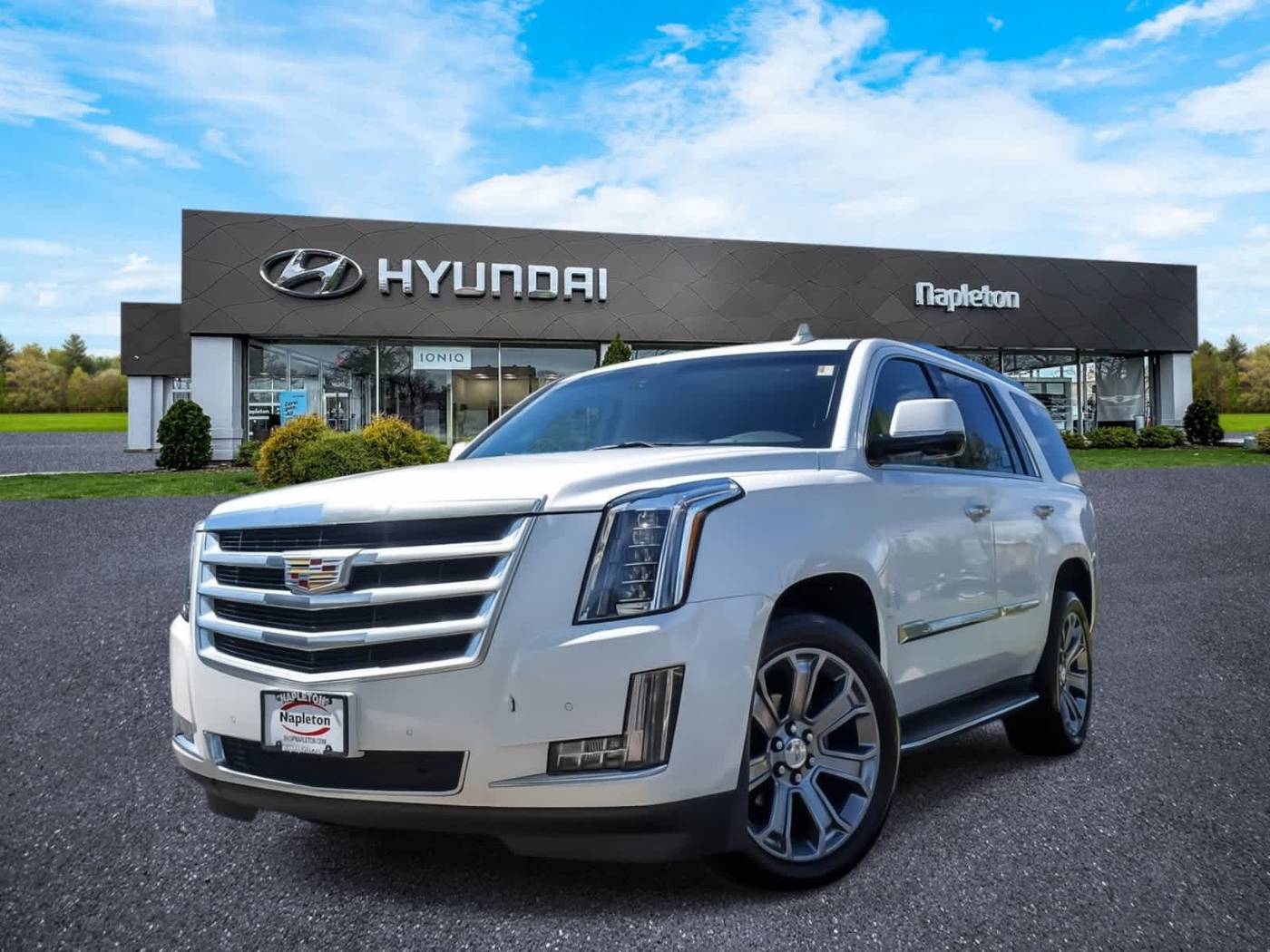 2016 Cadillac Escalade Luxury — SUV — 84,764 mi — Glenview, IL