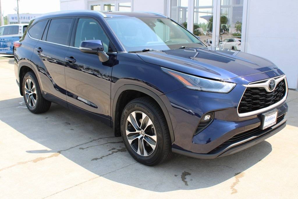 2021 Toyota Highlander XLE — SUV — 37,470 mi — Countryside, IL