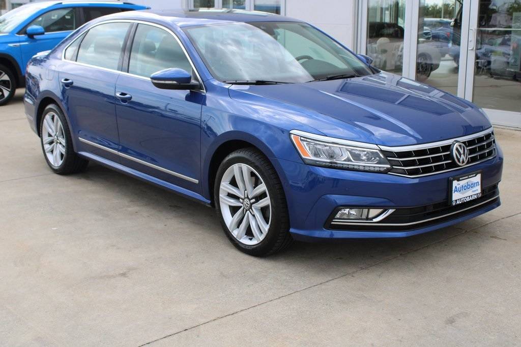 2017 Volkswagen Passat 1.8T SEL Premium — Sedan — 102,481 mi — Countryside, IL