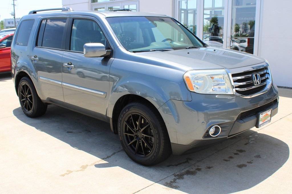 2012 Honda Pilot Touring — SUV — 111,448 mi — Countryside, IL