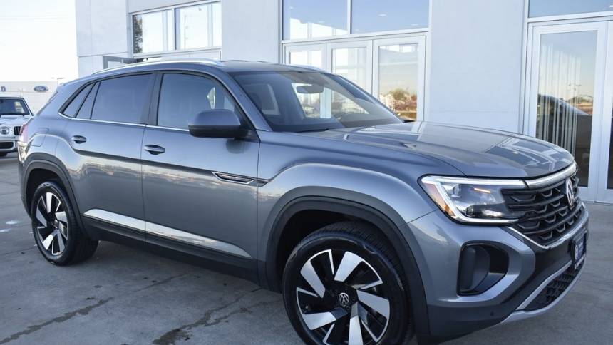 2024 Volkswagen Atlas Cross Sport SE with Technology — SUV — 8,052 mi — Countryside, IL