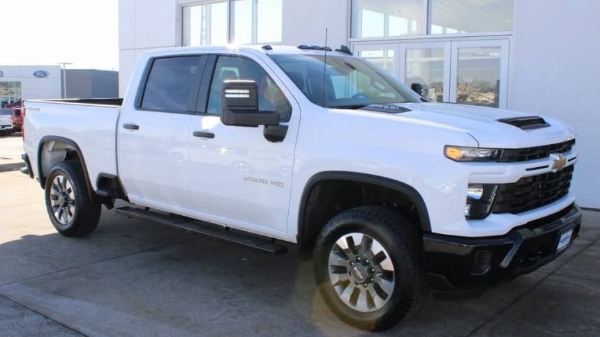 2024 Chevrolet Silverado 2500HD Custom — Pickup Truck — 20,530 mi — Countryside, IL