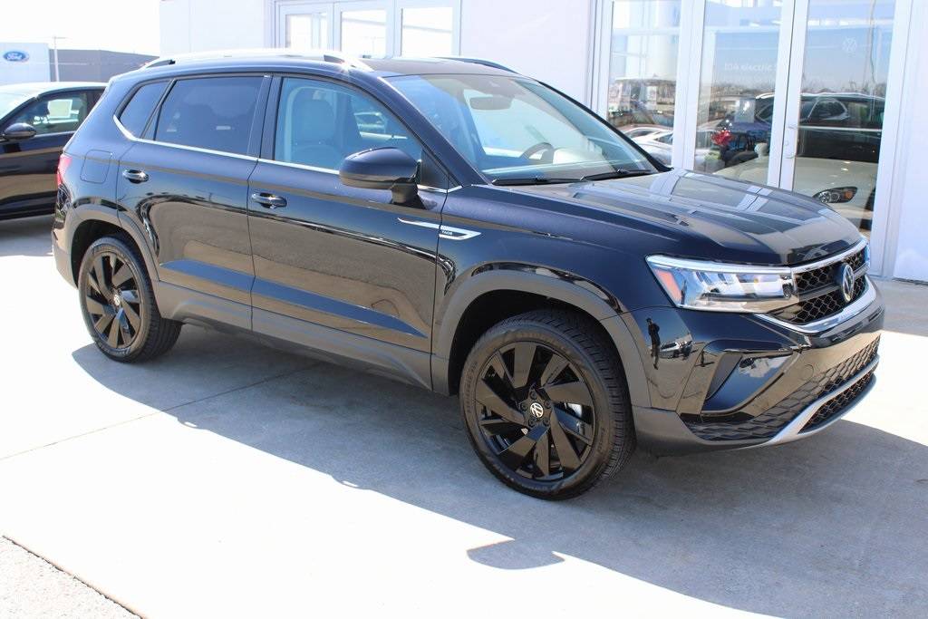 2024 Volkswagen Taos SE — SUV — 8,681 mi — Countryside, IL