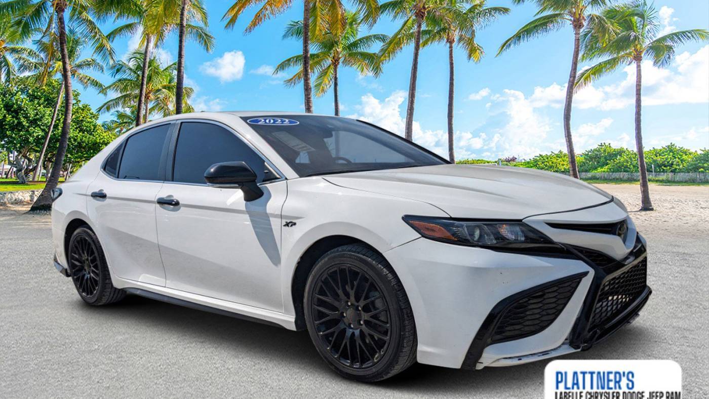 2022 Toyota Camry SE — Sedan — 43,776 mi — LaBelle, FL