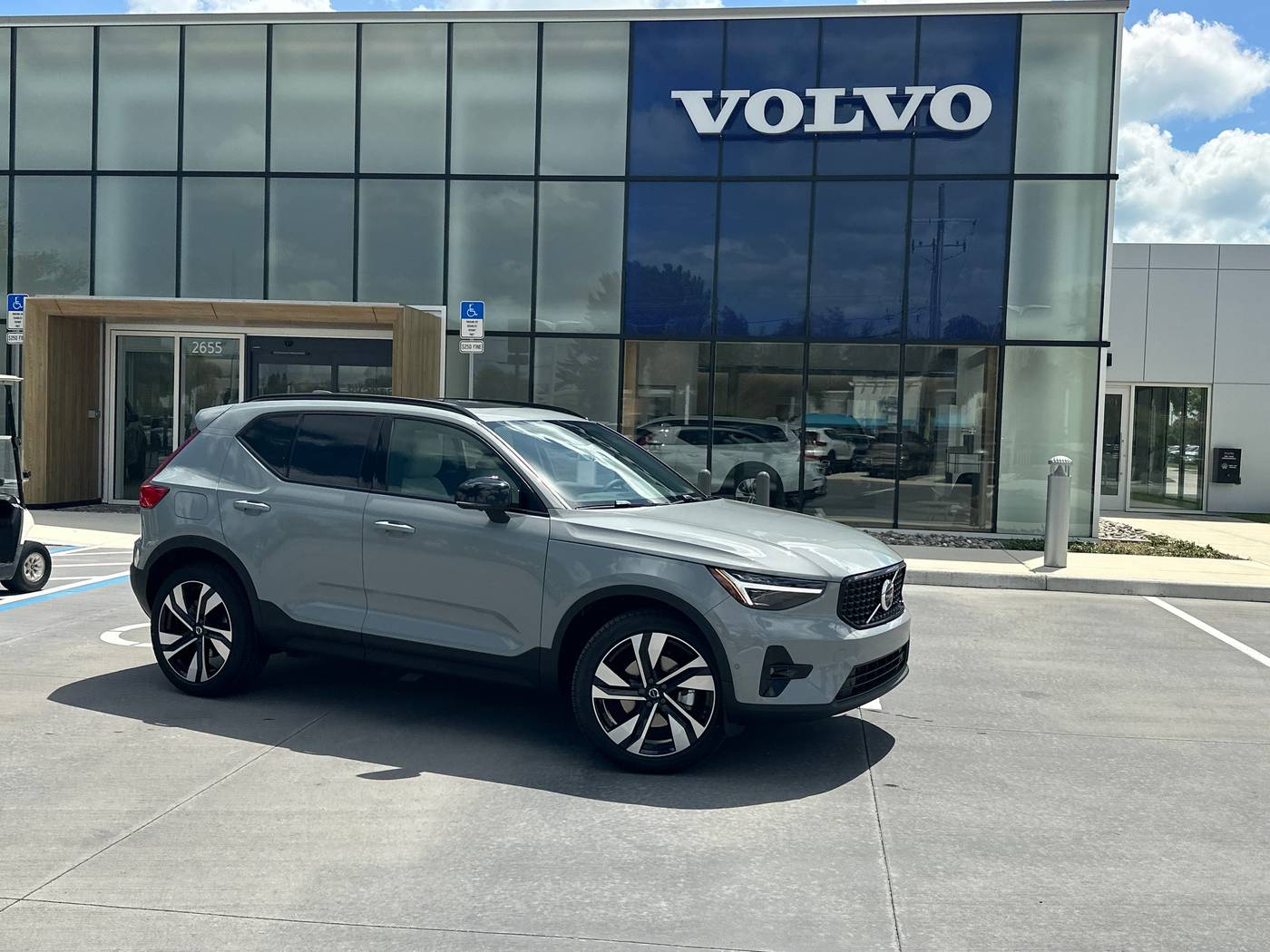 2026 Volvo XC40 B5 Ultra