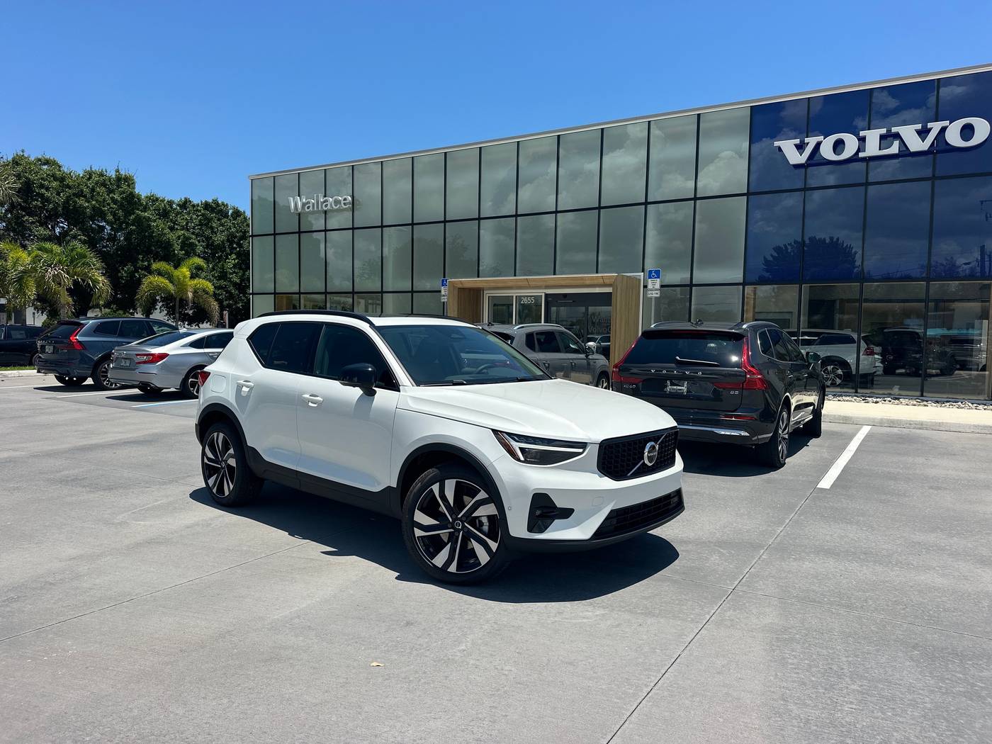 2026 Volvo XC40 B5 Plus