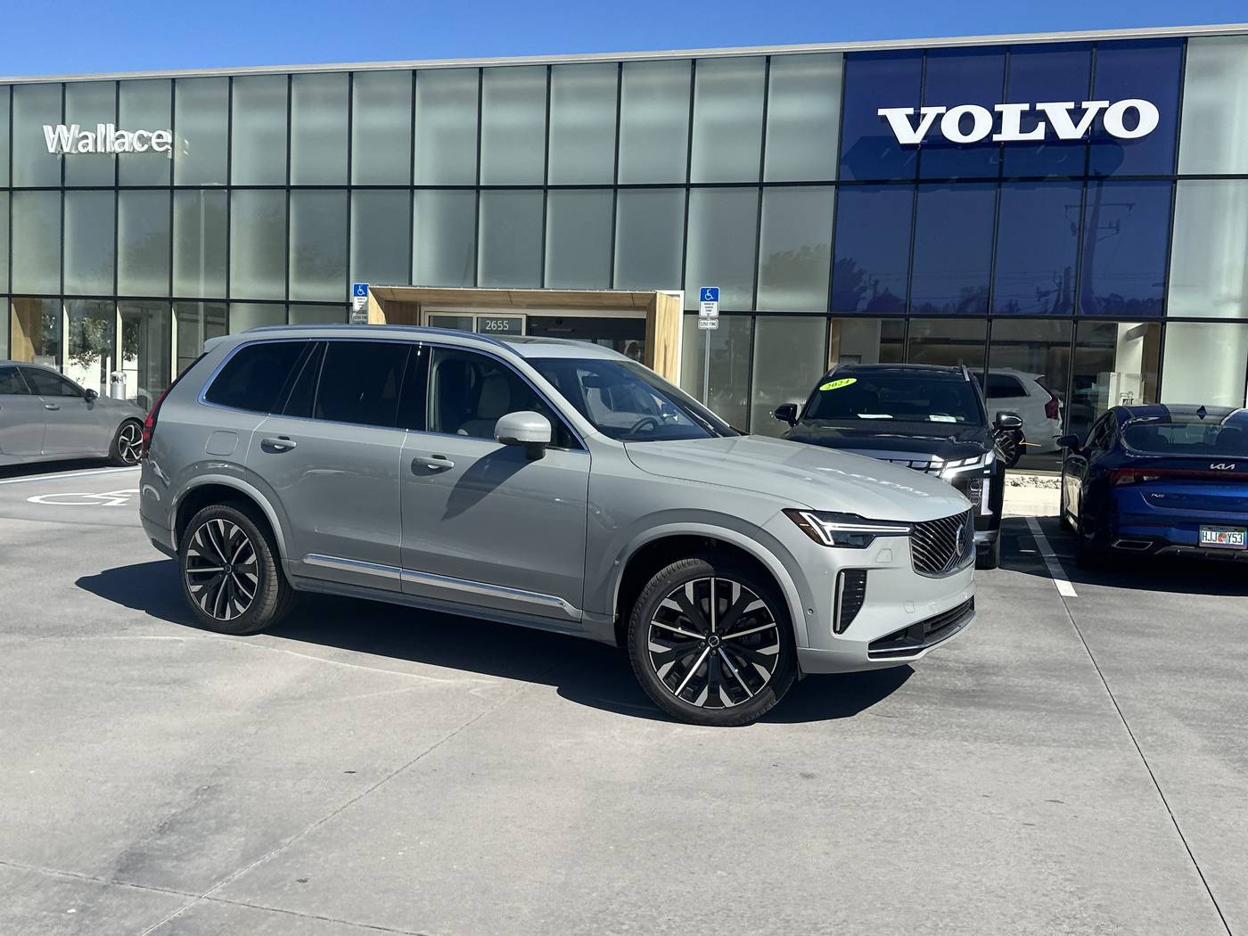 2026 Volvo XC90 T8 Plus 7P