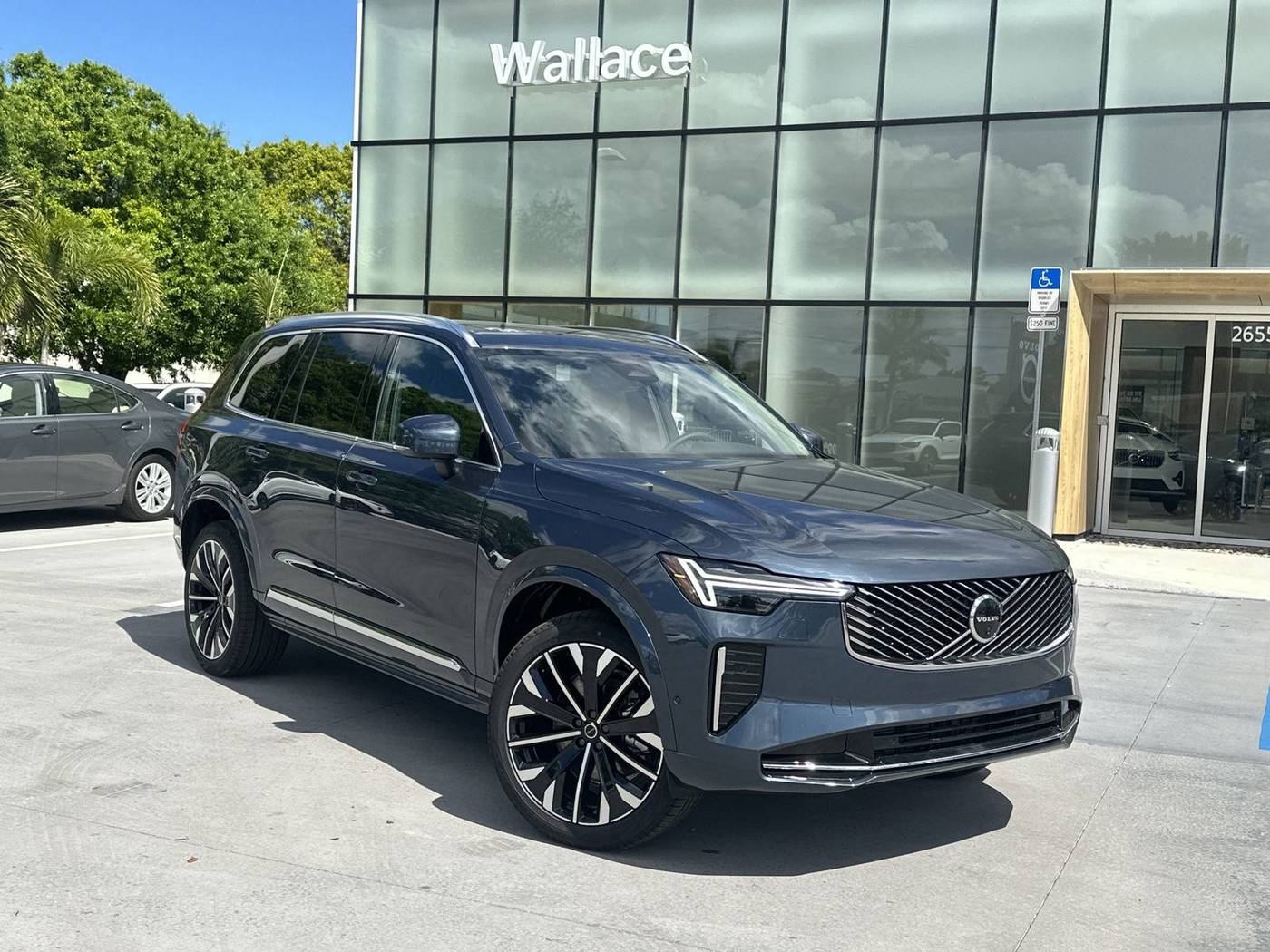 2025 Volvo XC90 B5 Plus Bright Theme 7P