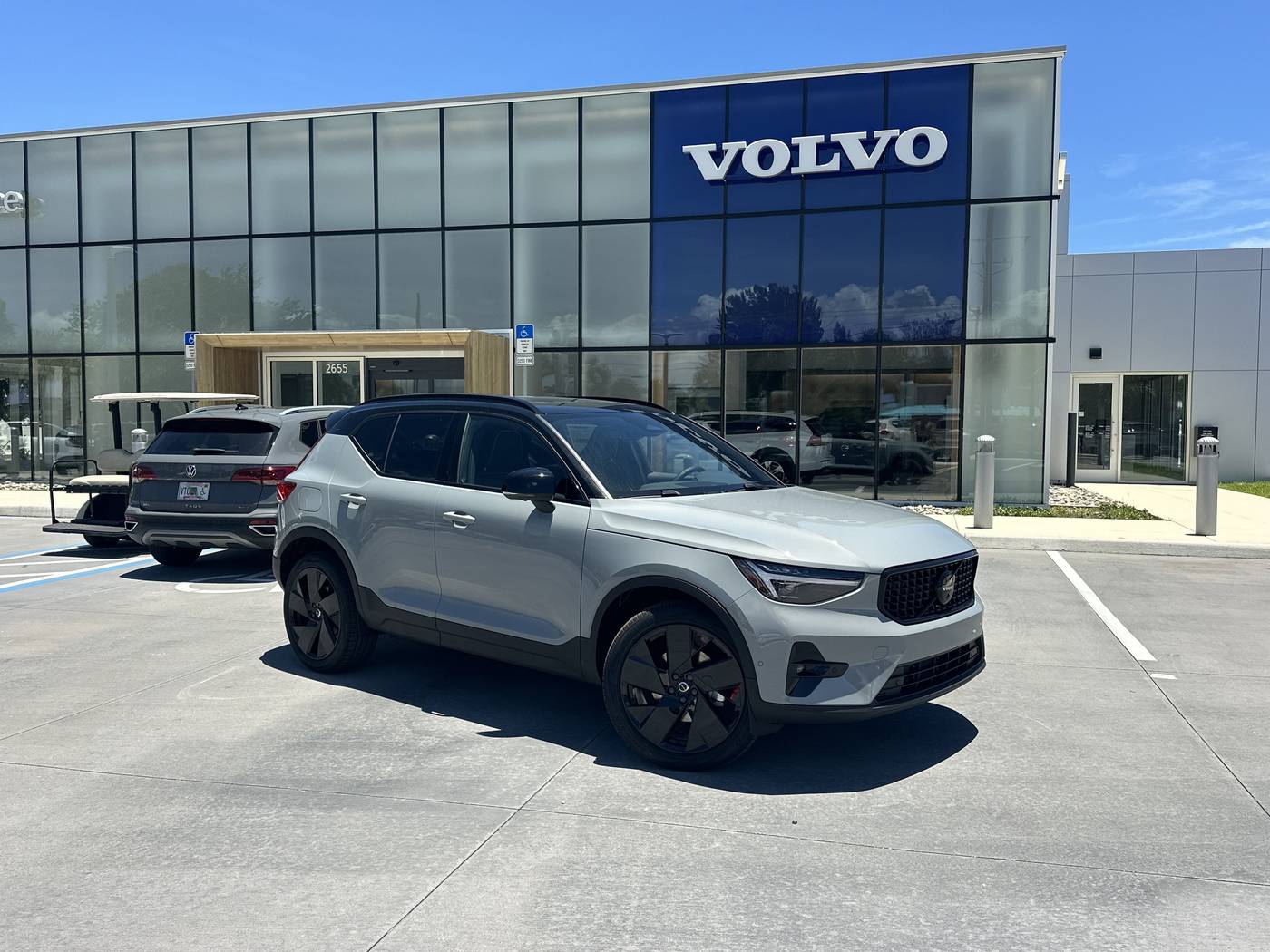 2026 Volvo XC40 B5 Ultra Black Edition