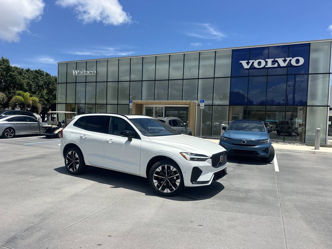 2026 Volvo XC60 B5 Plus